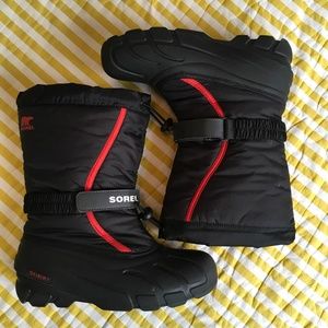 Sorel Youth Flurry Boots SIZE 7 Winter Snowboots like new